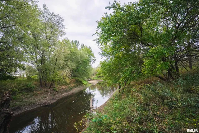 $1,195,000 | 3070 East County Road 900, Plymouth, IL 62367