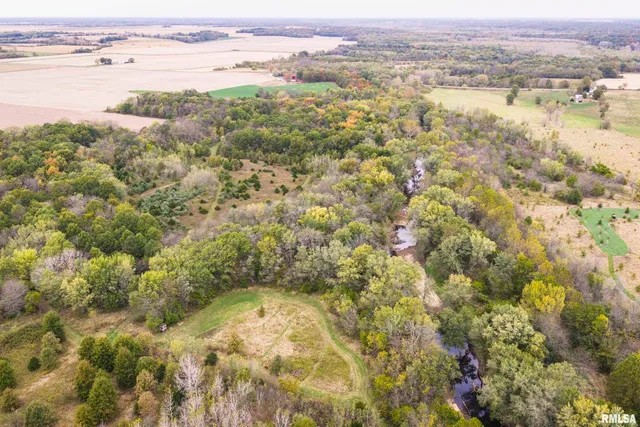 $1,195,000 | 3070 East County Road 900, Plymouth, IL 62367
