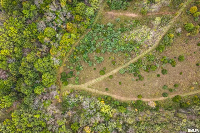 $1,195,000 | 3070 East County Road 900, Plymouth, IL 62367