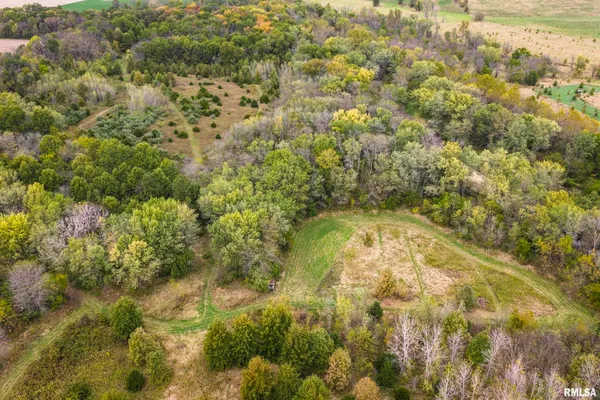 $1,195,000 | 3070 East County Road 900, Plymouth, IL 62367