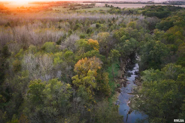 $1,195,000 | 3070 East County Road 900, Plymouth, IL 62367