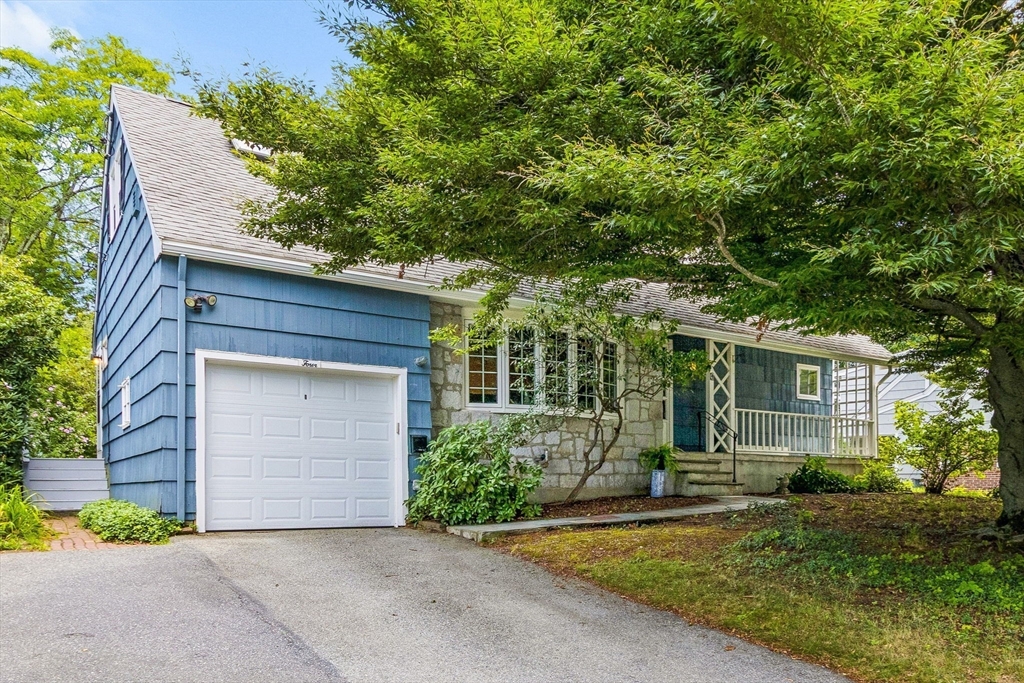 4 Murdoch Road Natick, MA 01760 - Photo 3 of 32 Gallery Image 3