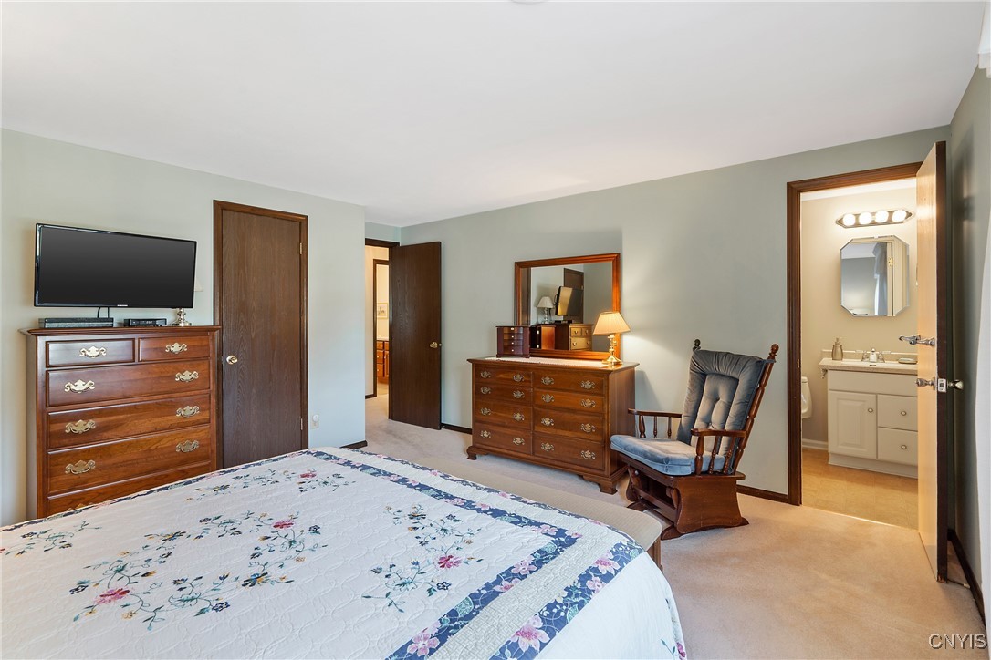 4318 Cinnamon Path Clay, NY 13090 - Photo 29 of 50 And this long wall adjacent to the full bath en su