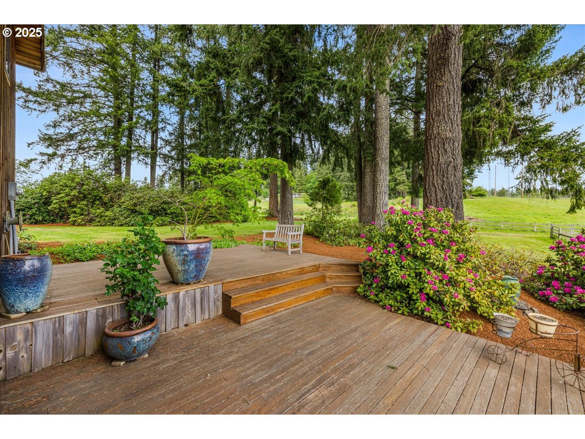 18258 South Dillman Road Oregon City, OR 97045 - Photo 32 of 43 a park view with a seating space