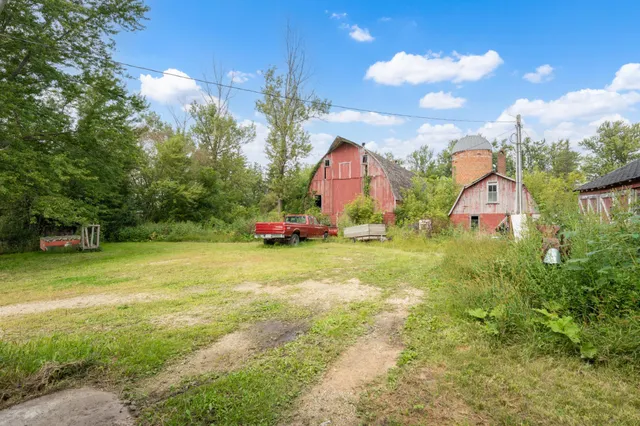 $275,000 | 18216 535th Street, West Concord, MN 55985