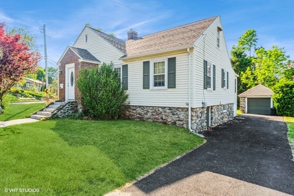 1 Pioneer Road Worcester, MA 01604 - Photo 4 of 29 Gallery Image 4