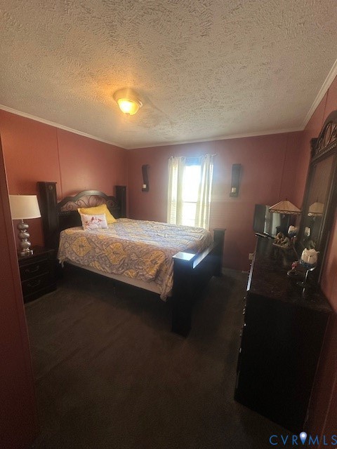 16738 Loco School Road Yale, VA 23897 - Photo 18 of 33 a spacious bedroom with a bed and a lamp