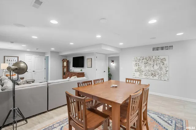 $505,000 | 5767 Evergreen Place, Bettendorf, IA 52722