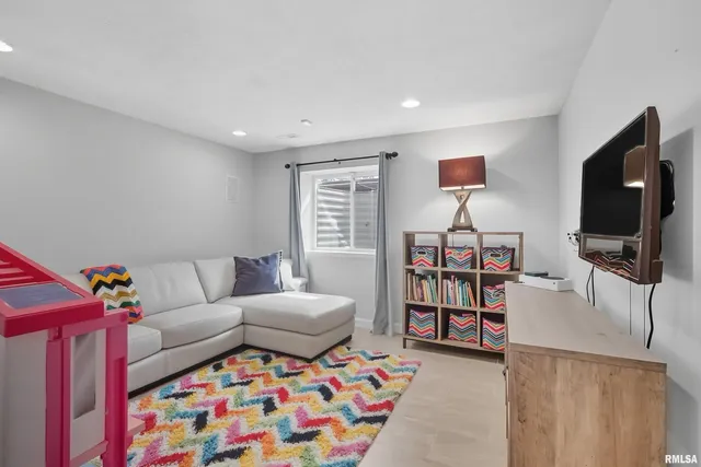 $505,000 | 5767 Evergreen Place, Bettendorf, IA 52722