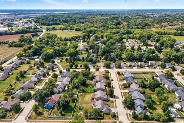 $505,000 | 5767 Evergreen Place, Bettendorf, IA 52722