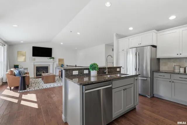 $505,000 | 5767 Evergreen Place, Bettendorf, IA 52722