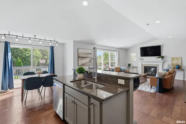 $505,000 | 5767 Evergreen Place, Bettendorf, IA 52722