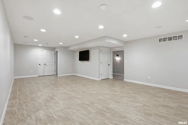 $505,000 | 5767 Evergreen Place, Bettendorf, IA 52722