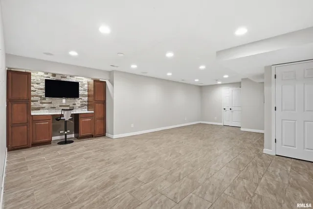 $505,000 | 5767 Evergreen Place, Bettendorf, IA 52722