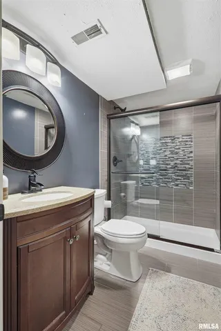 $505,000 | 5767 Evergreen Place, Bettendorf, IA 52722