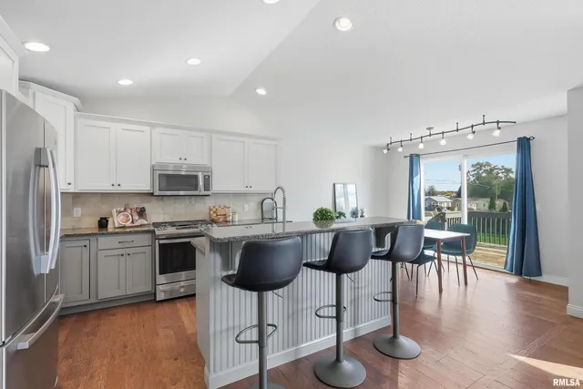 $505,000 | 5767 Evergreen Place, Bettendorf, IA 52722