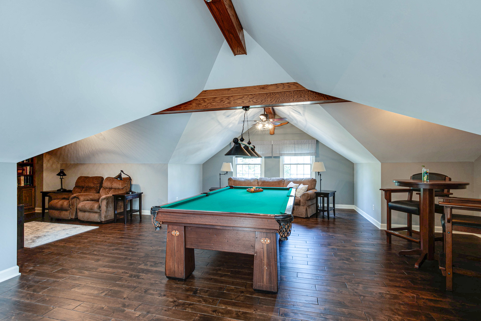 395 Fox Run Road Libertyville, IL 60048 - Photo 26 of 61 a living room with furniture and a table