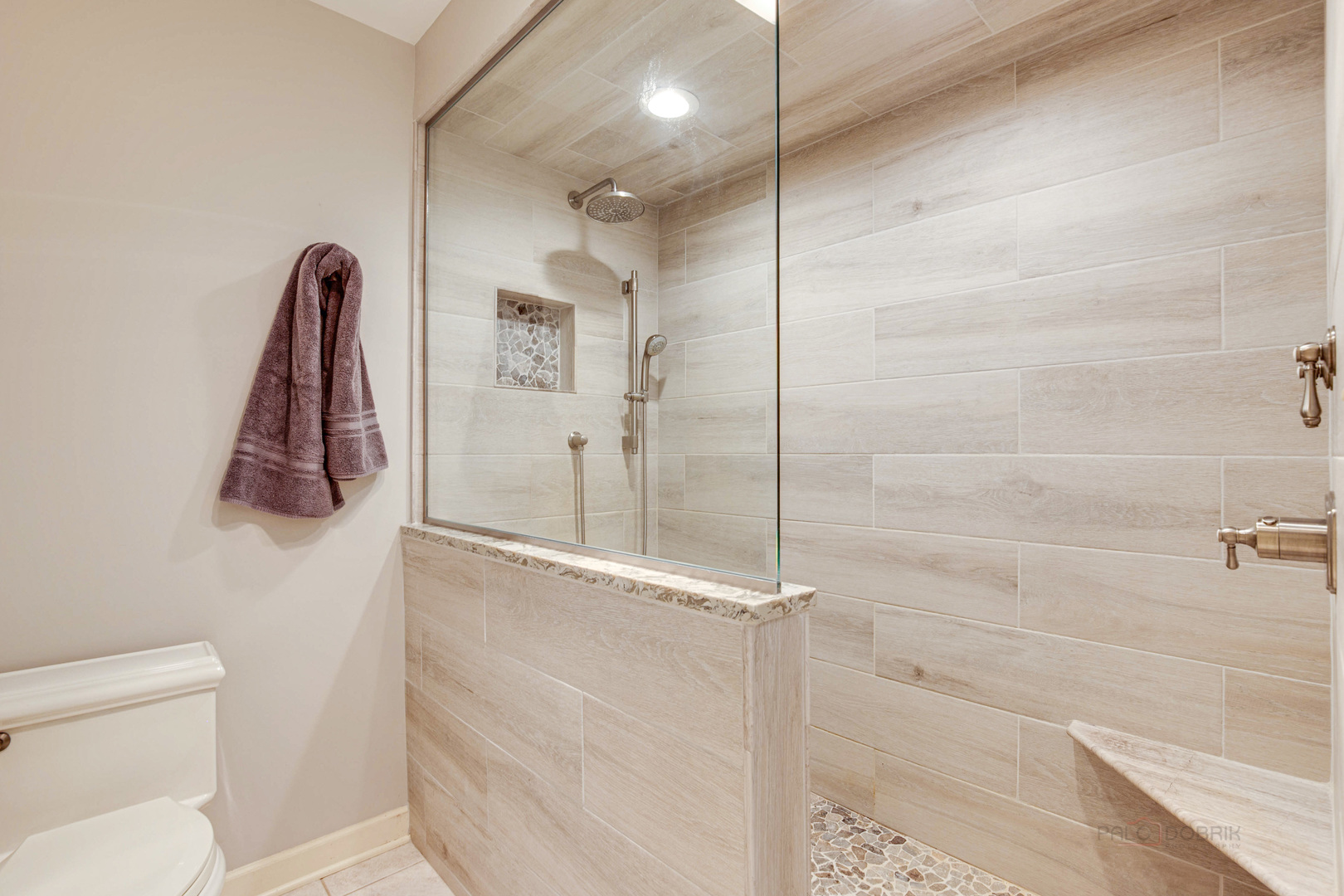 395 Fox Run Road Libertyville, IL 60048 - Photo 36 of 61 a bathroom with a shower and toilet