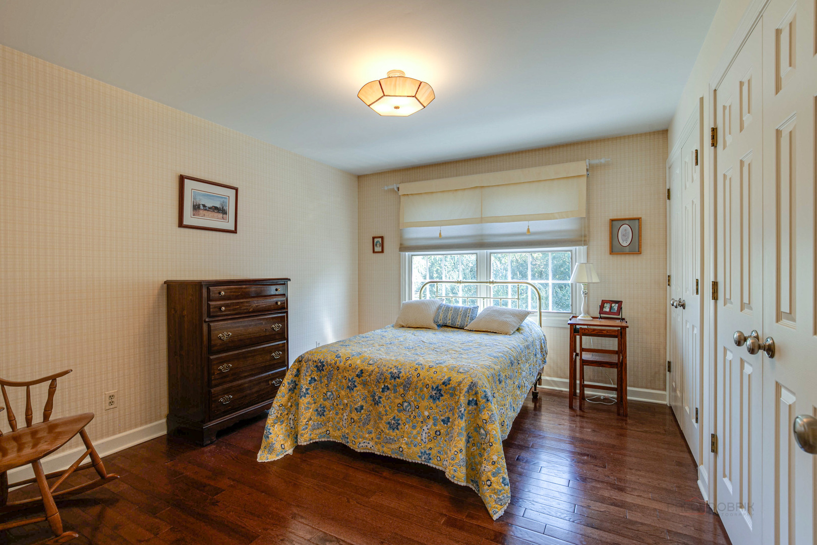 395 Fox Run Road Libertyville, IL 60048 - Photo 40 of 61 a bedroom with a bed and a window