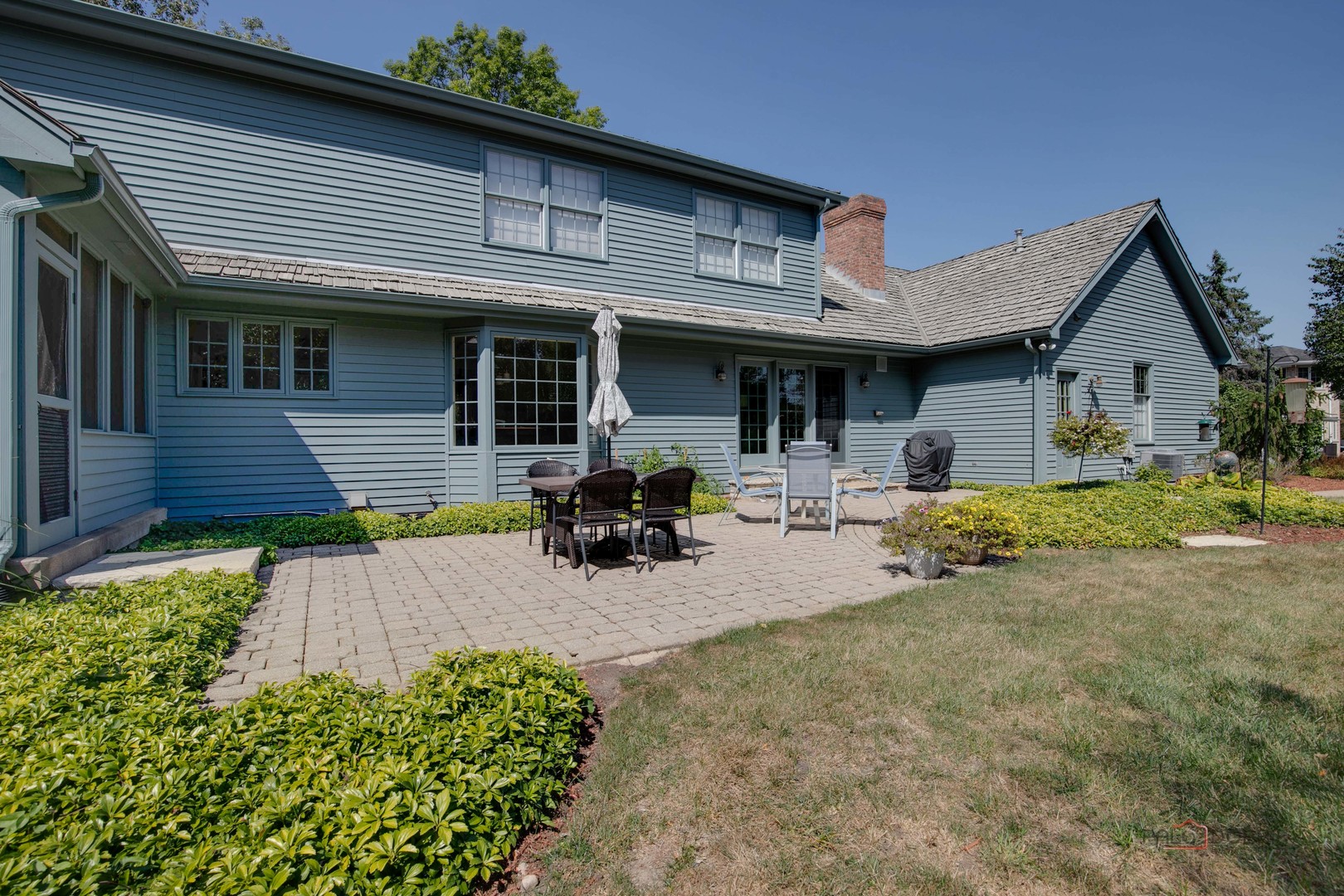 395 Fox Run Road Libertyville, IL 60048 - Photo 45 of 61 a view of a house with patio