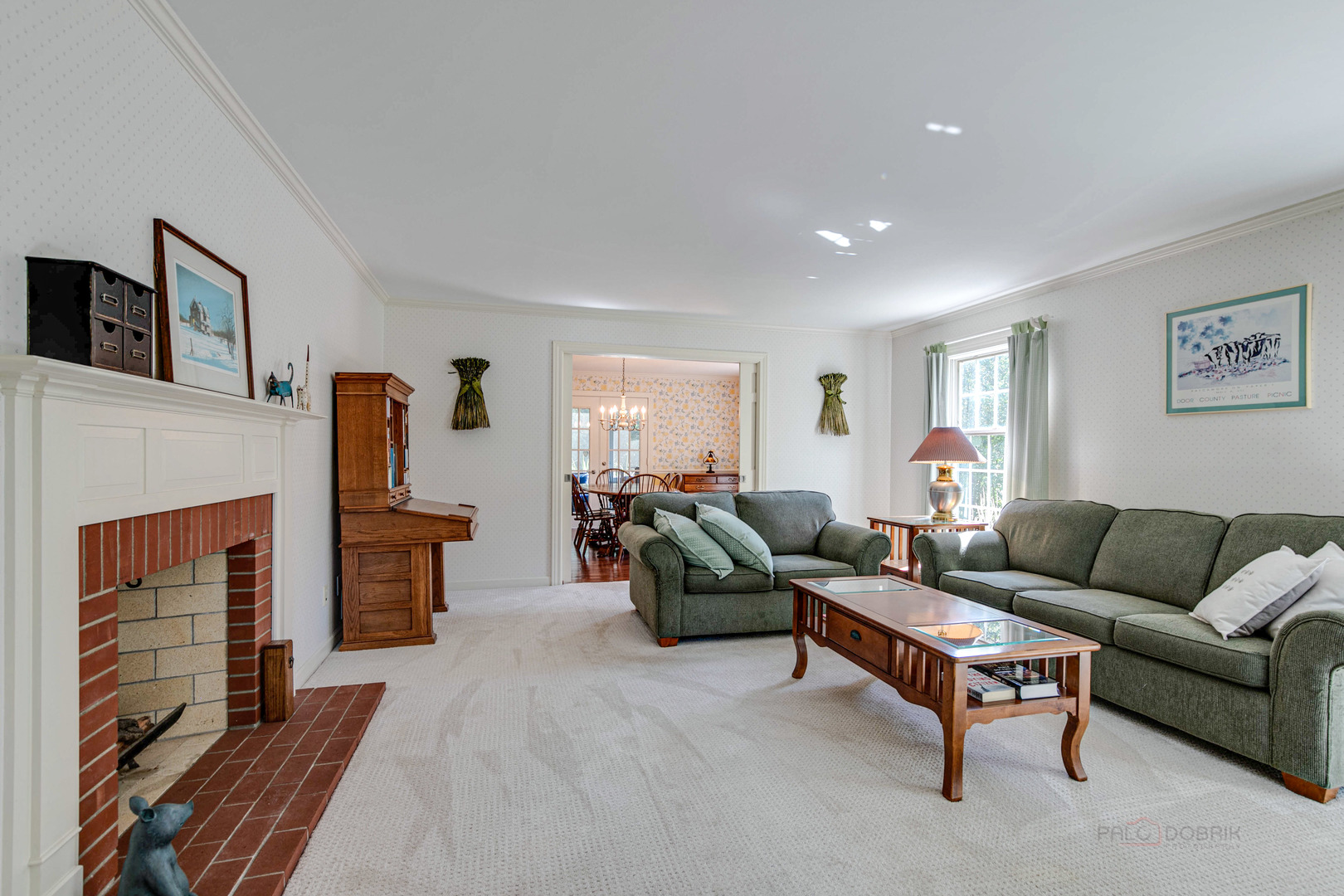 395 Fox Run Road Libertyville, IL 60048 - Photo 5 of 61 a living room with furniture and a fireplace