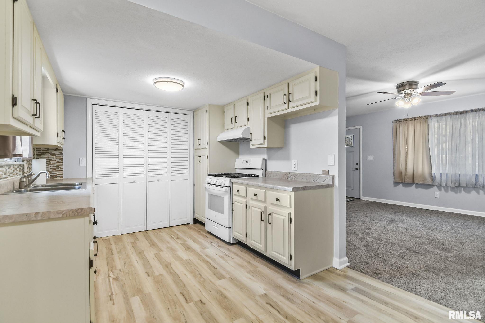 20 Mesa Road Springfield, IL 62702 - Photo 8 of 31