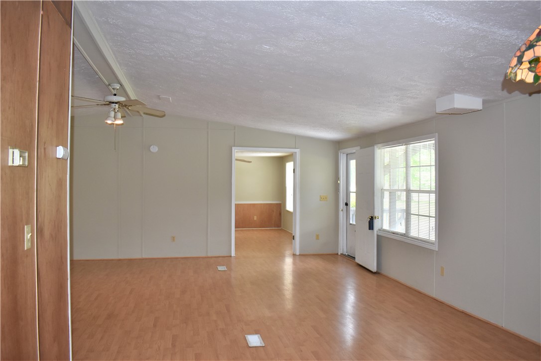 381 Berry Farm Road Westminster, SC 29693 - Photo 7 of 27 Gallery Image 7
