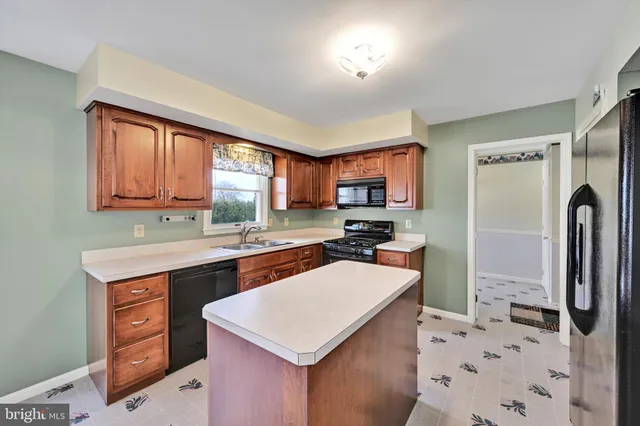 $459,900 | 2701 Huyett Drive, Sinking Spring, PA 19608