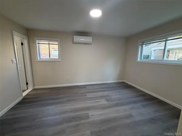 $4,000 | 14 Cornwall Lane, Port Washington, NY 11050