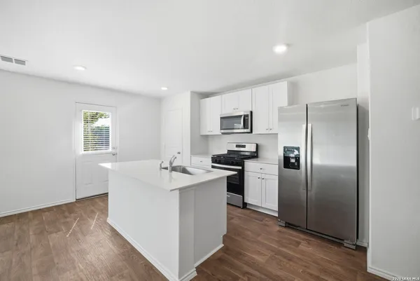 $2,000 | 23124 Double Bogey, San Antonio, TX 78261