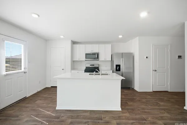 $2,000 | 23124 Double Bogey, San Antonio, TX 78261