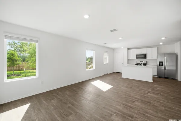 $2,000 | 23124 Double Bogey, San Antonio, TX 78261