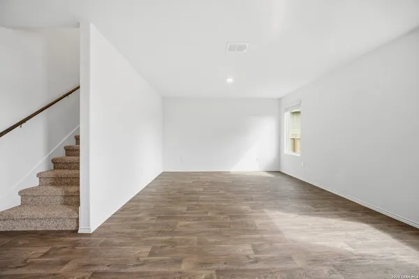 $2,000 | 23124 Double Bogey, San Antonio, TX 78261