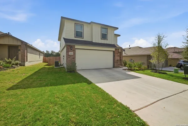 $2,000 | 23124 Double Bogey, San Antonio, TX 78261