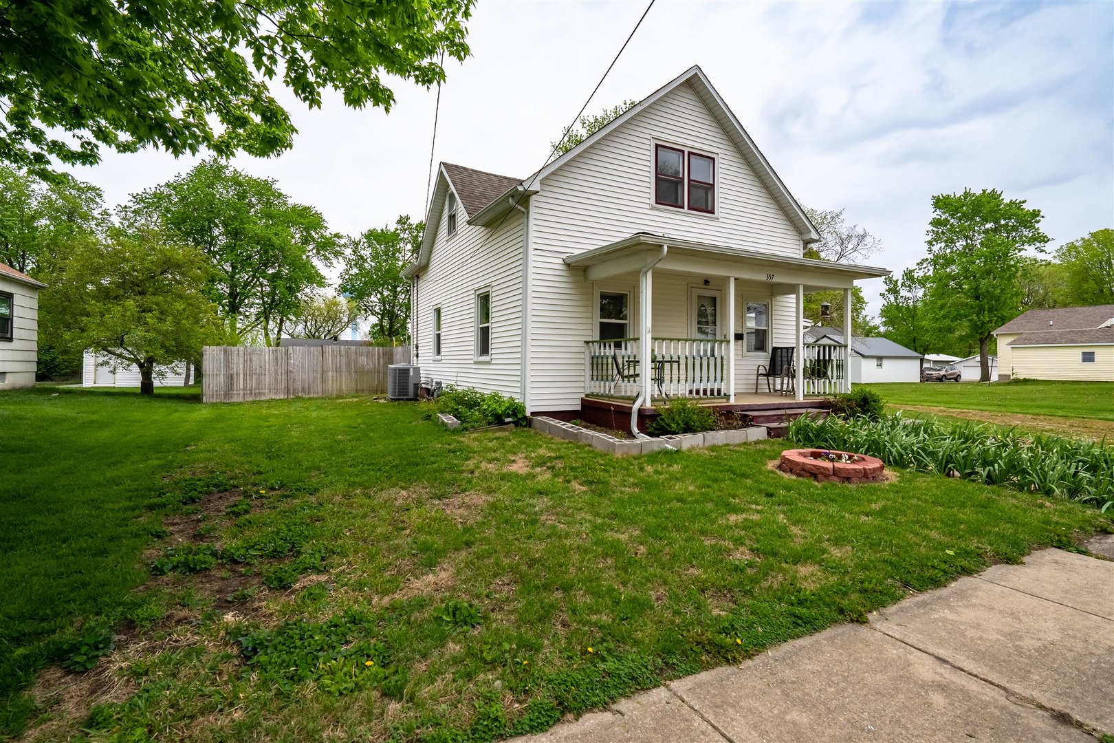 357 West 3rd Street El Paso, IL 61738 - Photo 5 of 29