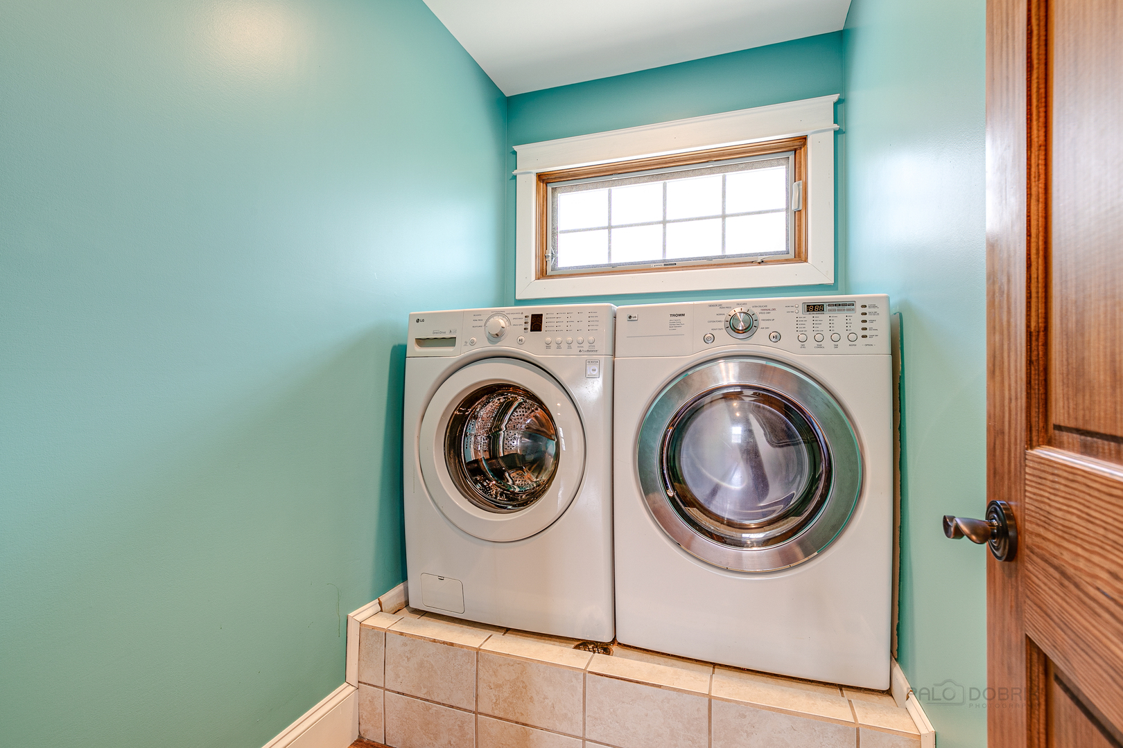 591 Surryse Road Lake Zurich, IL 60047 - Photo 27 of 33 a utility room with dryer and washer