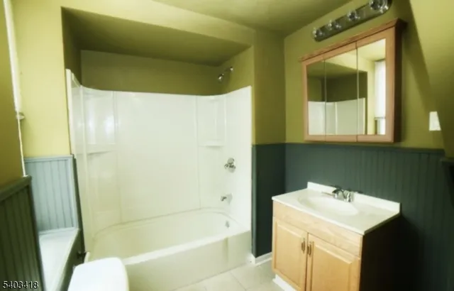 $1,750 | 295 Franklin Street, Unit 2, Bloomfield, NJ 07003