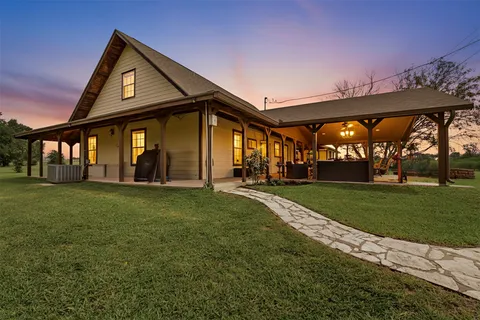 $675,000 | 999 Salem Road, Brenham, TX 77833