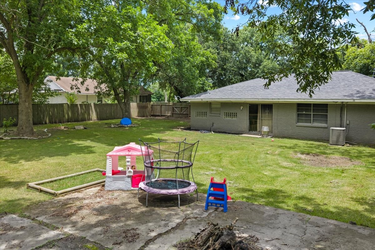 2402 Hodges Street Baytown, TX 77521 - Photo 27 of 37