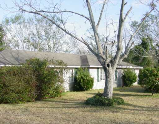 3836 River Road Moss Point, MS 39563 - Photo 1 of 5 Primary Photo