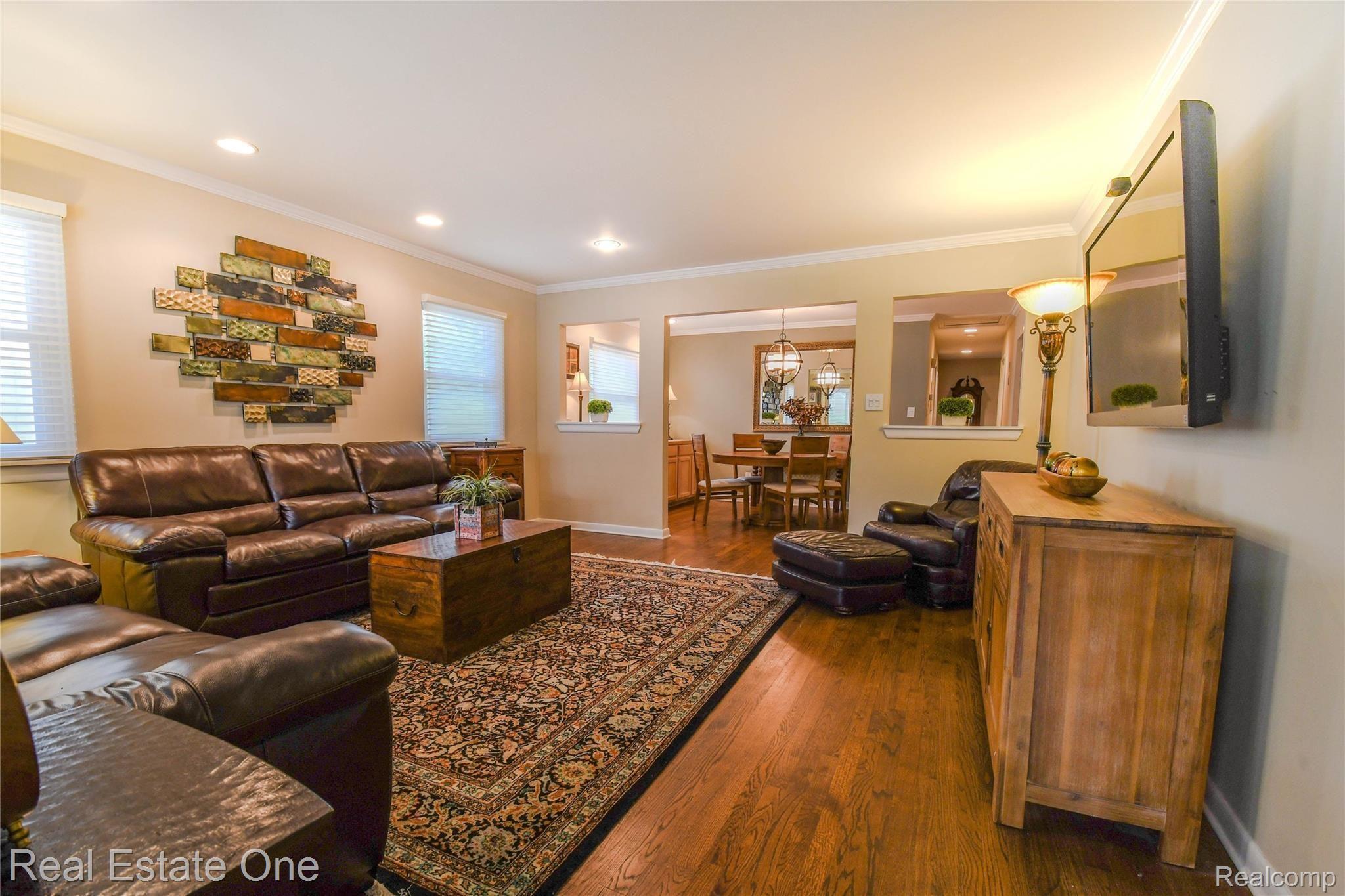 736 Ludlow Avenue Rochester, MI 48307 - Photo 12 of 42 736_Ludlow-17.jpg