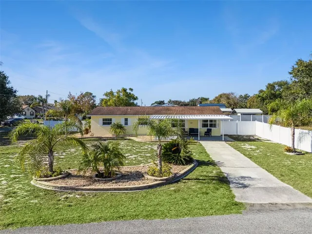 $389,000 | 33415 Picciola Drive, Fruitland Park, FL 34731