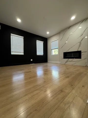 $329,900 | 395 Surrey Lane, Crete, IL 60417