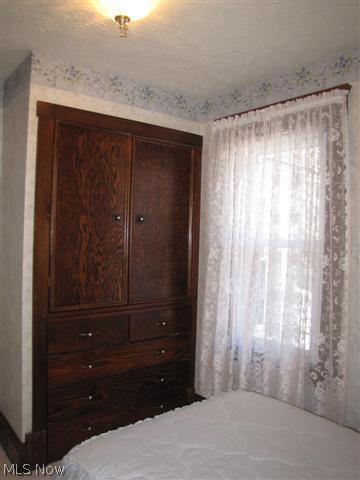 1548 Sheffield Road South Euclid, OH 44121 - Photo 17 of 25 Built ins in bedroom three.