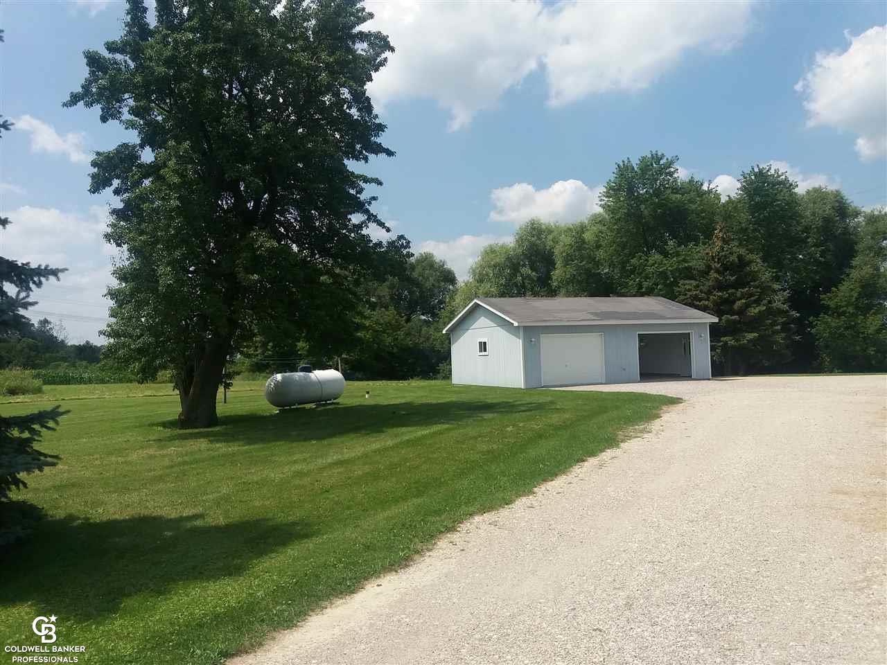 9386 Lambs Road Goodells, MI 48027 - Photo 6 of 61 31325762-5.JPG