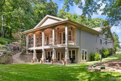 $849,000 | 884 Village Brook Court, Ballwin, MO 63021