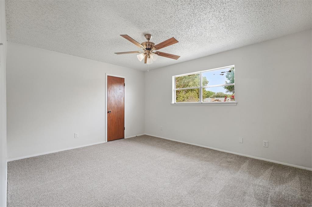 6880 Sandy Beach Road Azle, TX 76020 - Photo 13 of 32 Gallery Image 13