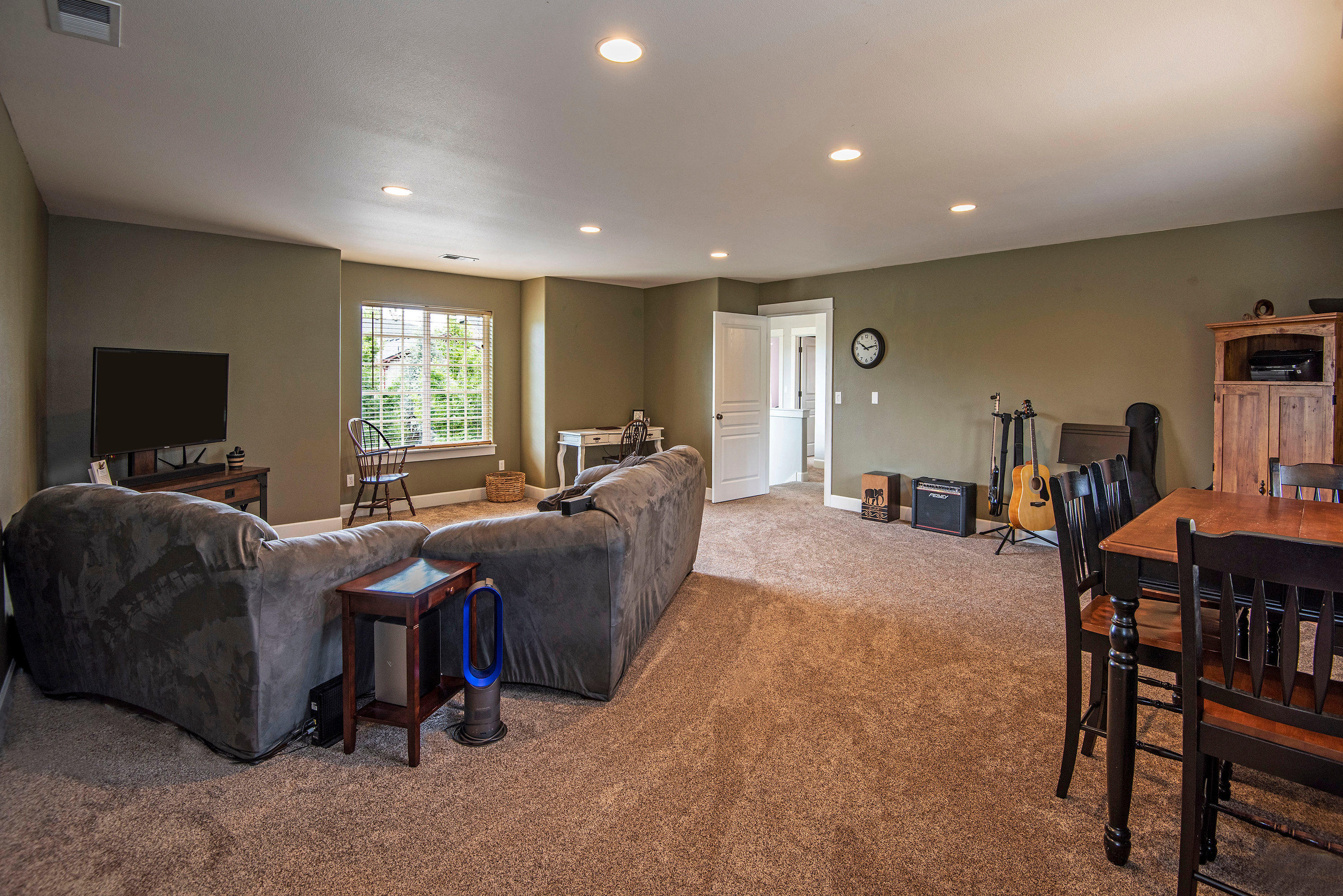 21334 Pecoraro Loop Bend, OR 97701 - Photo 15 of 24 21334 Pecoraro Loop Bend OR-print-016-02