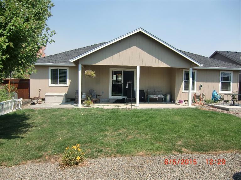 643 Nottingham Terrace Eagle Point, OR 97524 - Photo 4 of 12 Additional Photo