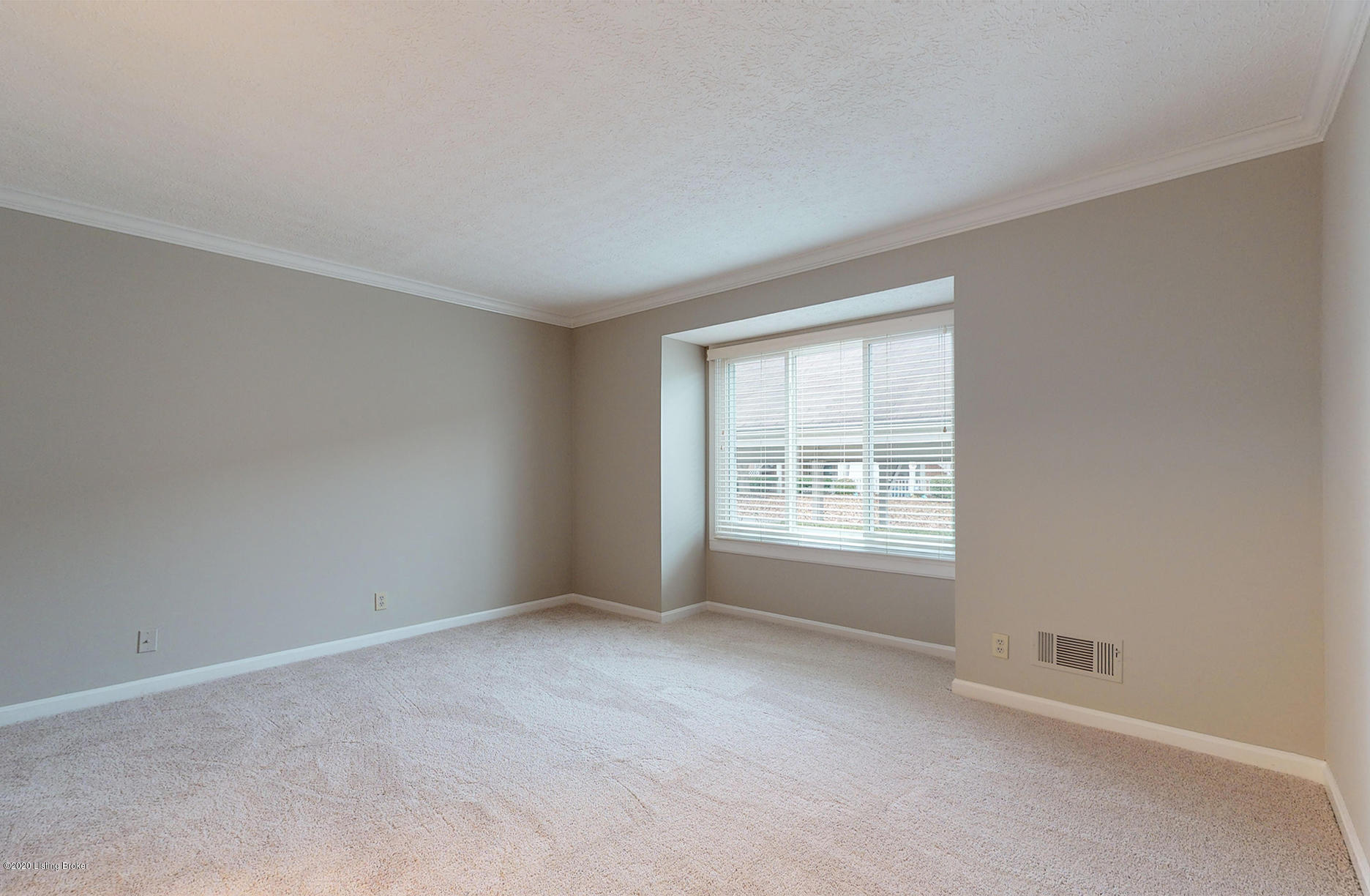 260 Moser Road Louisville, KY 40223 - Photo 30 of 39 Crown Molding